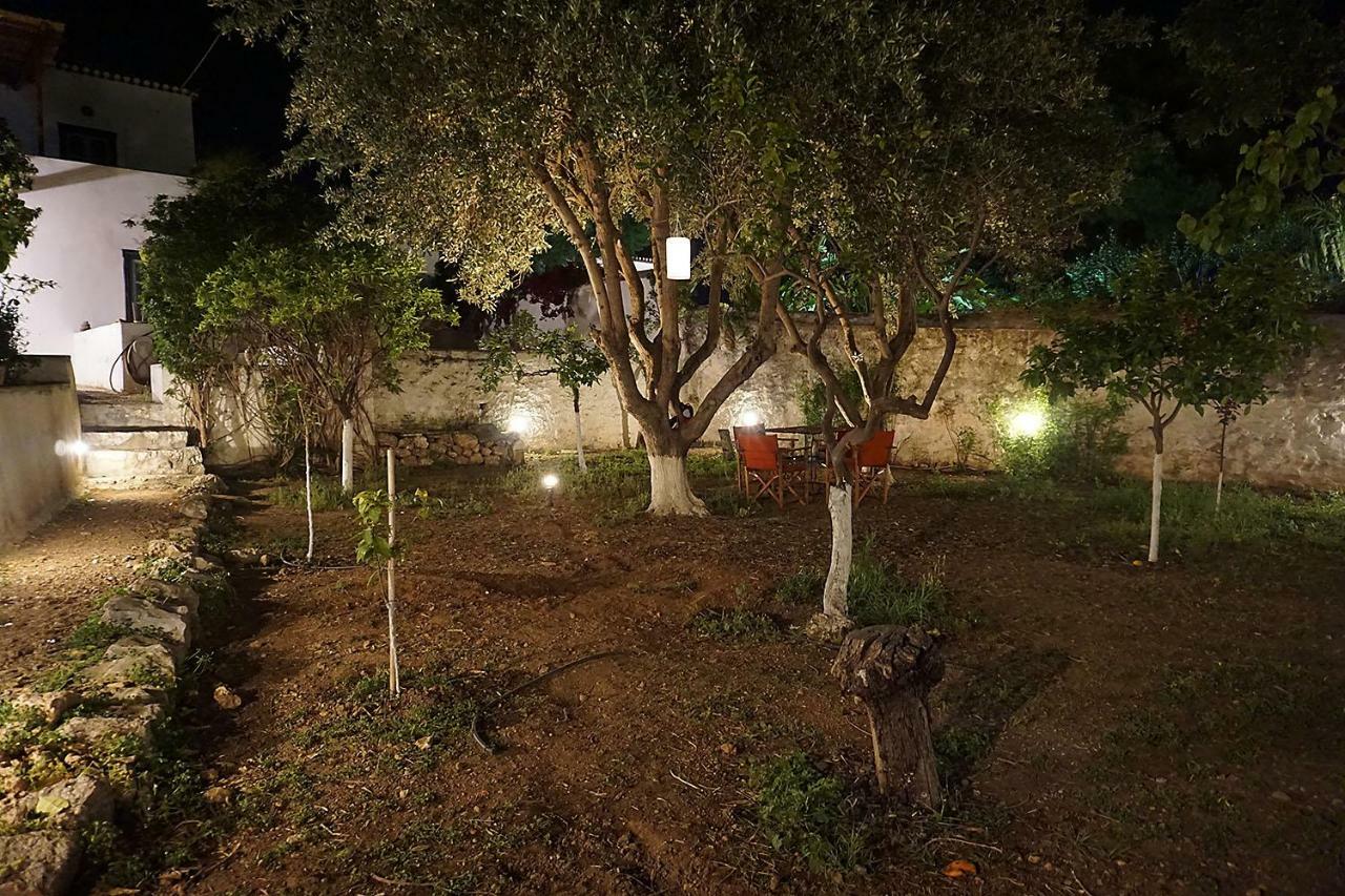 Two Olive Trees Guest House Spétses Exterior foto